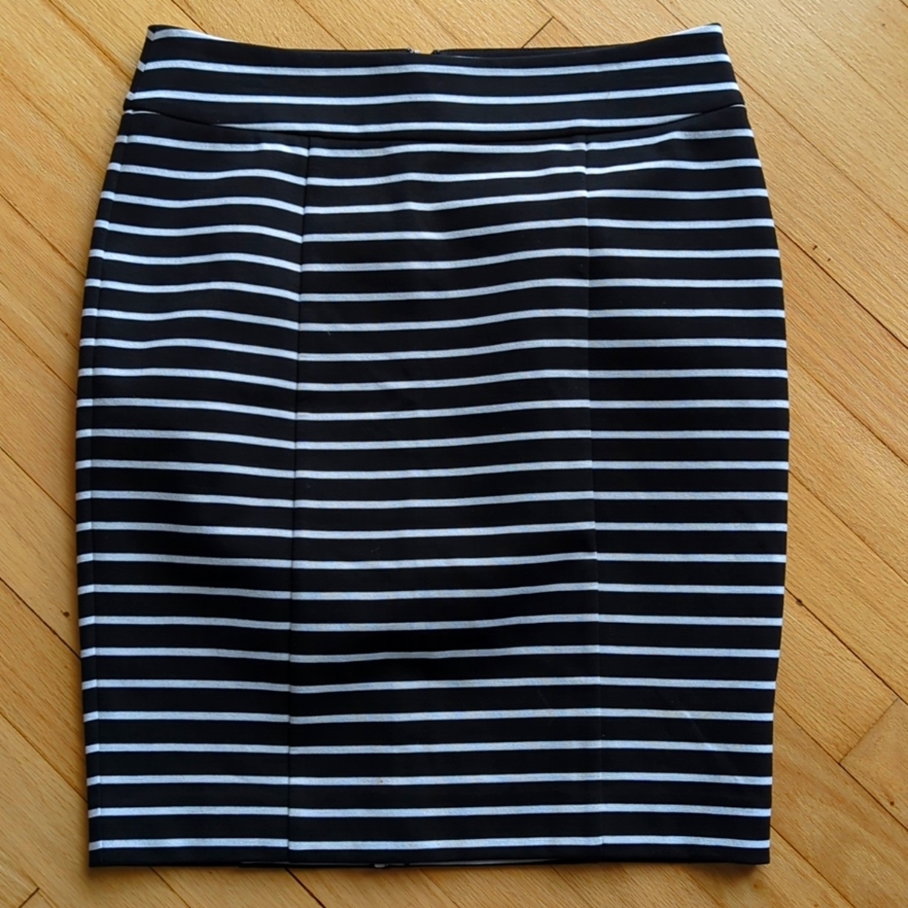 NWOT Michael Kors Stripe skirt Size6